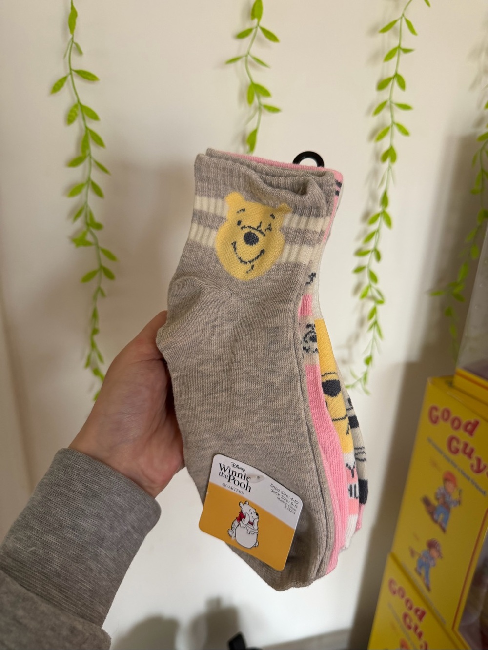 5 pairs Winnie the Pooh socks shoe size 4-10